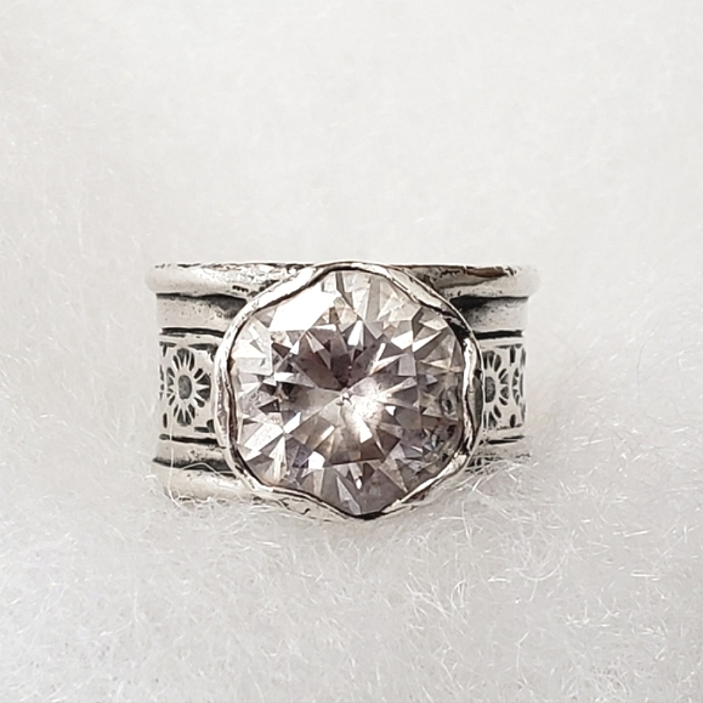 Silpada Sterling Silver CZ Queen For A Day Ring R2208